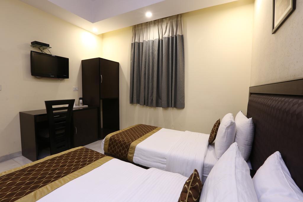 Hotel Kingston Park - Karol Bagh Delhi Екстериор снимка