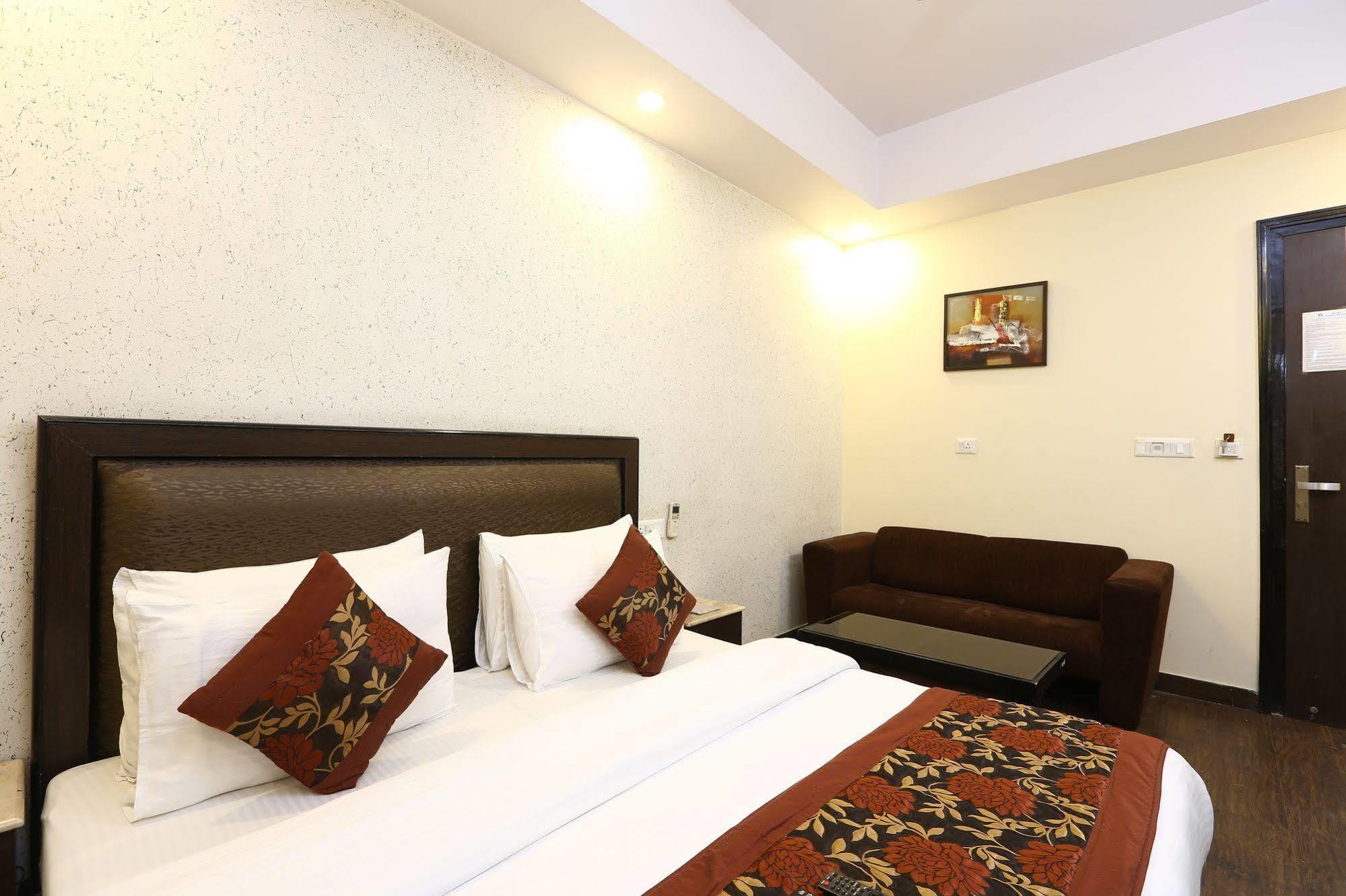 Hotel Kingston Park - Karol Bagh Delhi Екстериор снимка