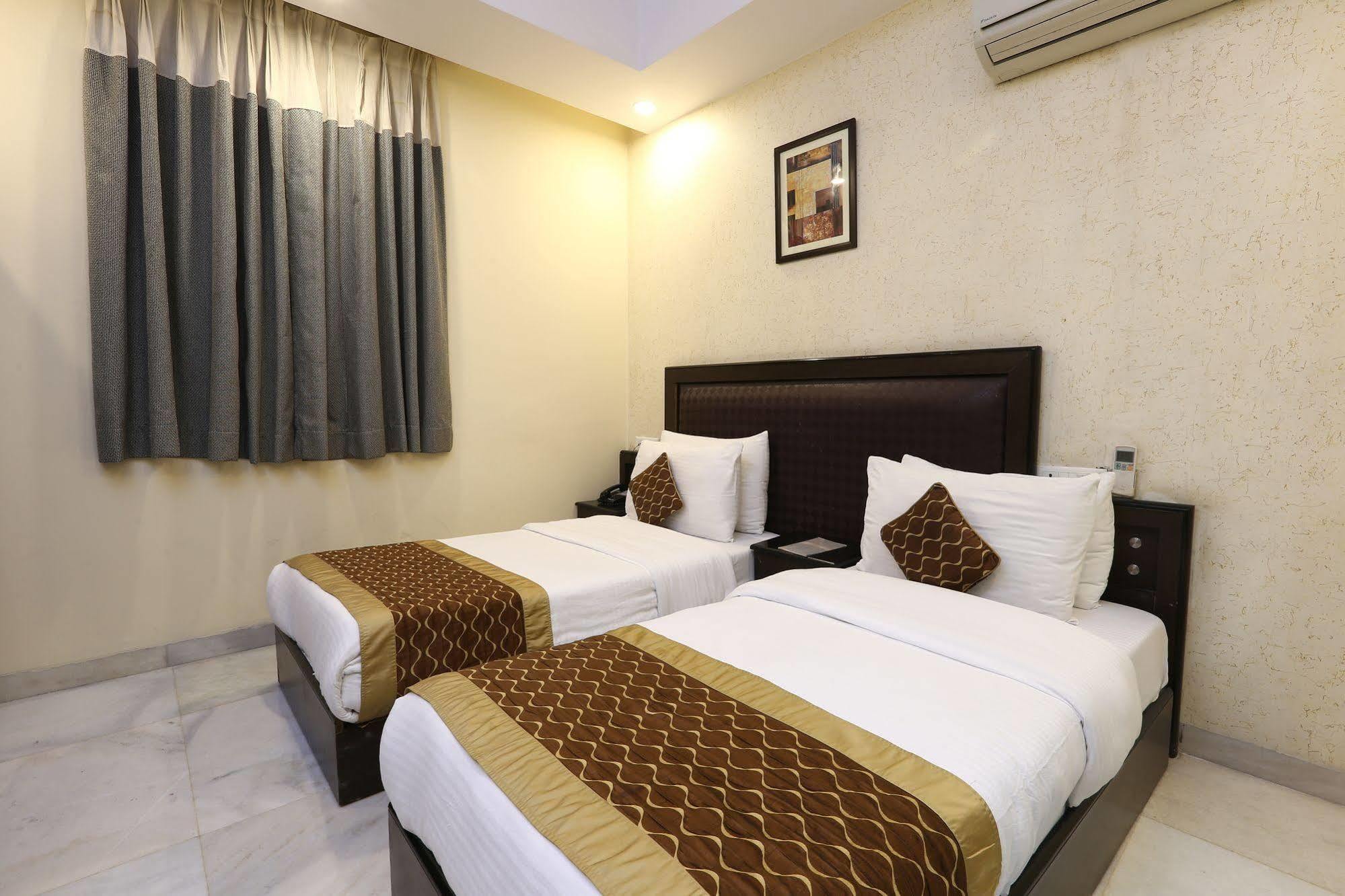 Hotel Kingston Park - Karol Bagh Delhi Екстериор снимка